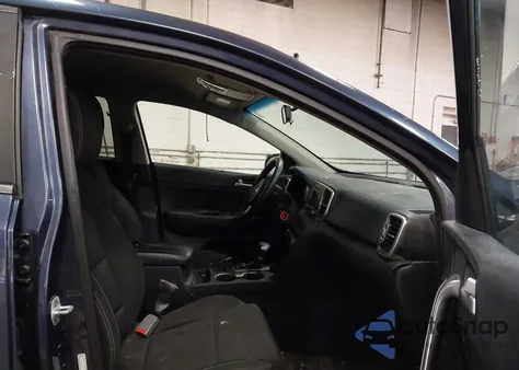 2018 Kia Sportage Lx z USA, uszkodzony, nr VIN KNDPMCAC2J7308518